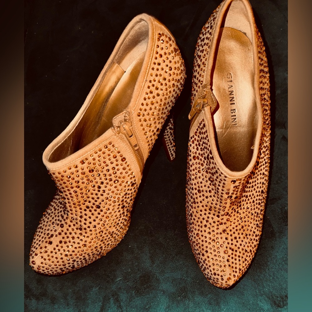 Gianni Bini rhinestone champagne/gold studded ankle booties Sz. 9 1/2